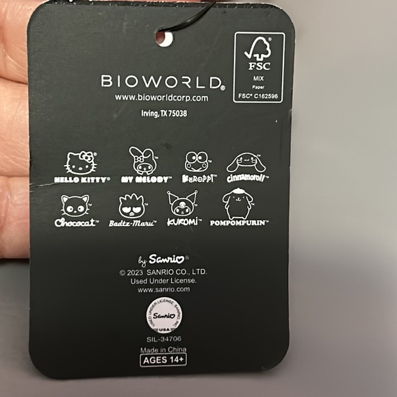BioWorld Hello Kitty & Friends holiday cosmetic bag -HK - Picture 8 of 8